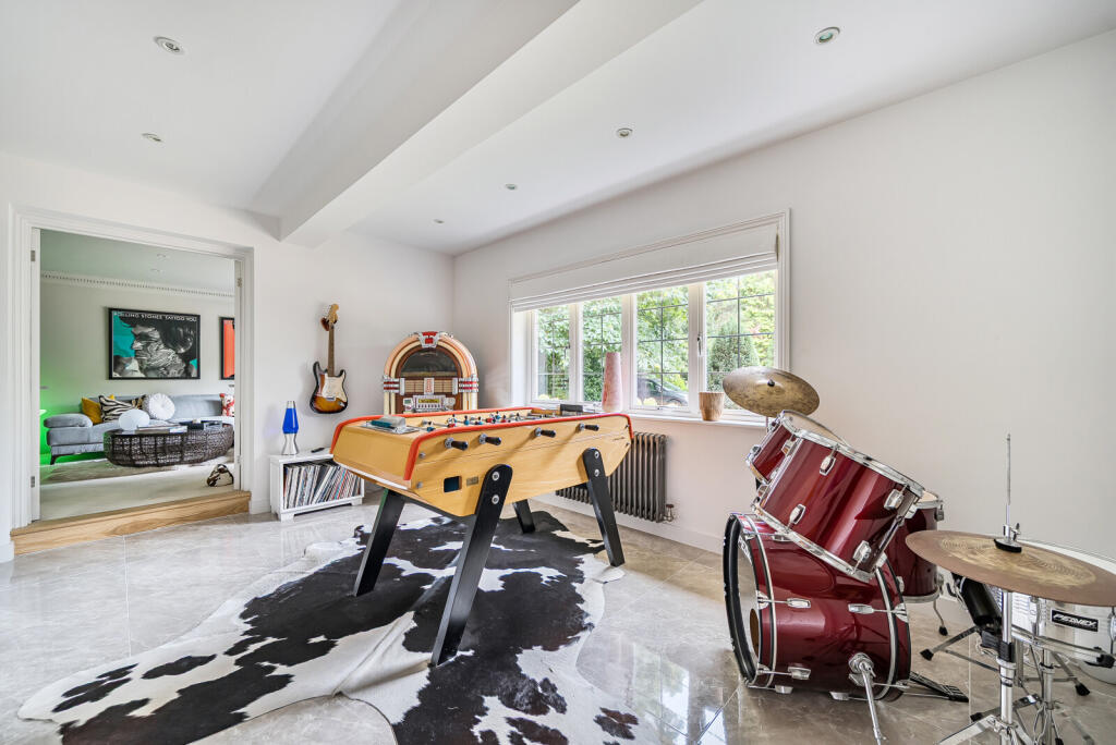 1354201-18-68caef...