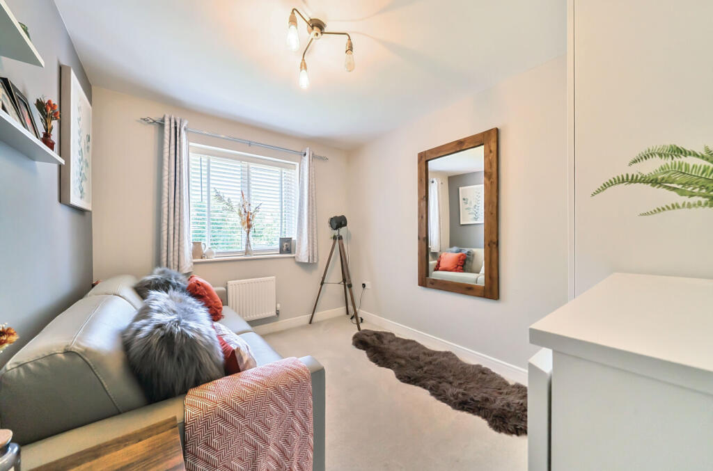 1309693-5-684c458...