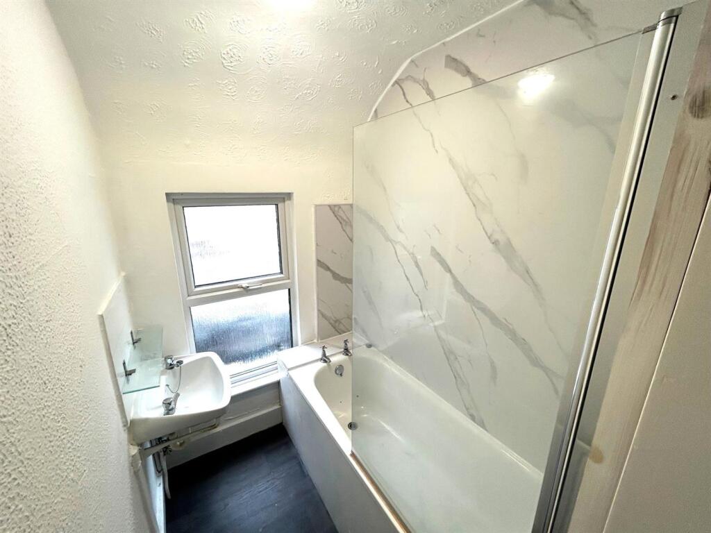 Bathroom 1 Edited .jpg
