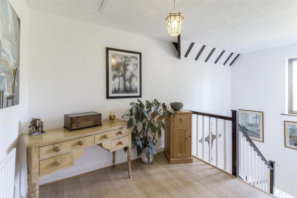 7 Weston Hall Stables, Bulkington