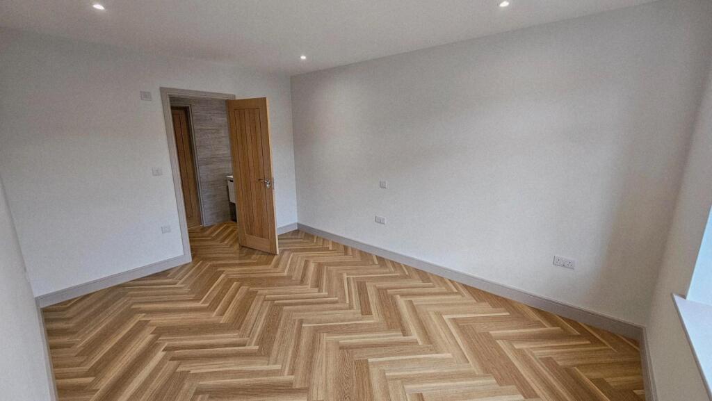 119 Bristol Road bed 3.jpg