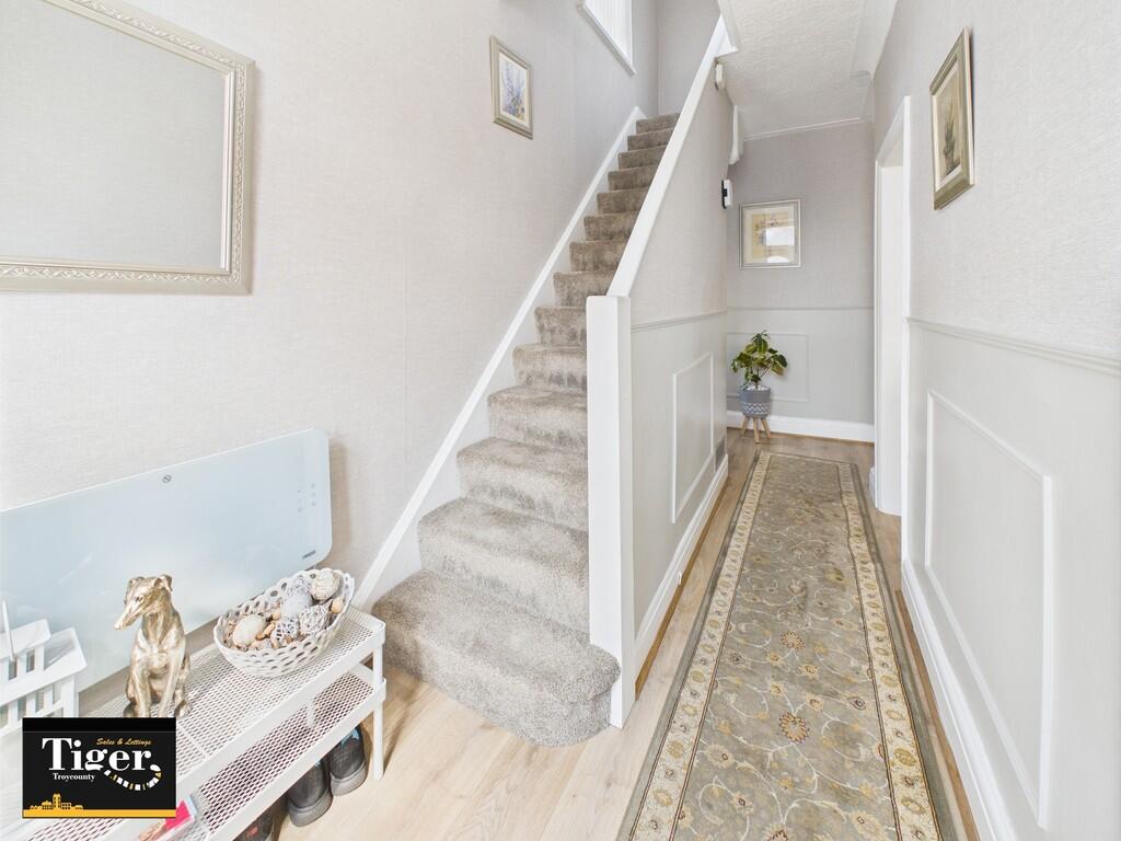 CAM02176G0-PR0652...