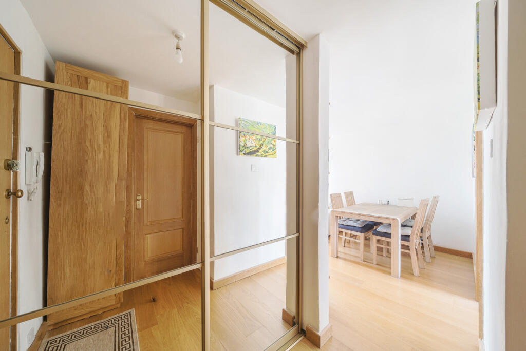 1371299-9-68f742a...