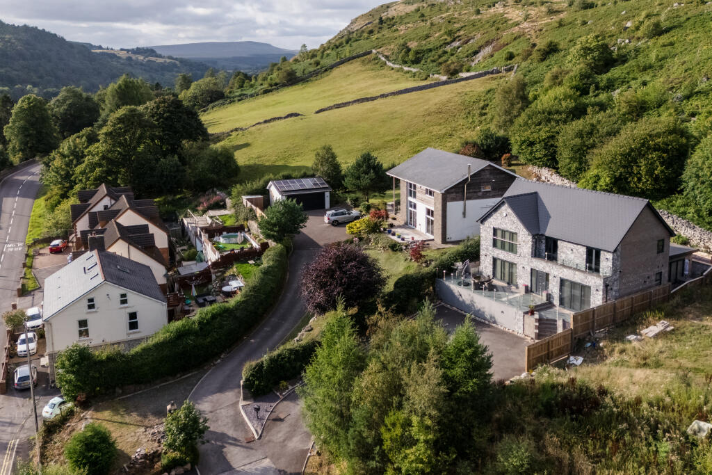 2025-08-07 WALKER &amp; LEWIS-CEFN-66