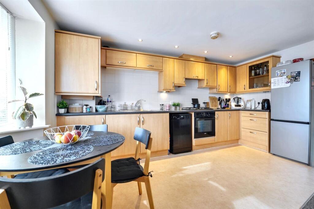 Spruce Road, Nuneaton, CV10