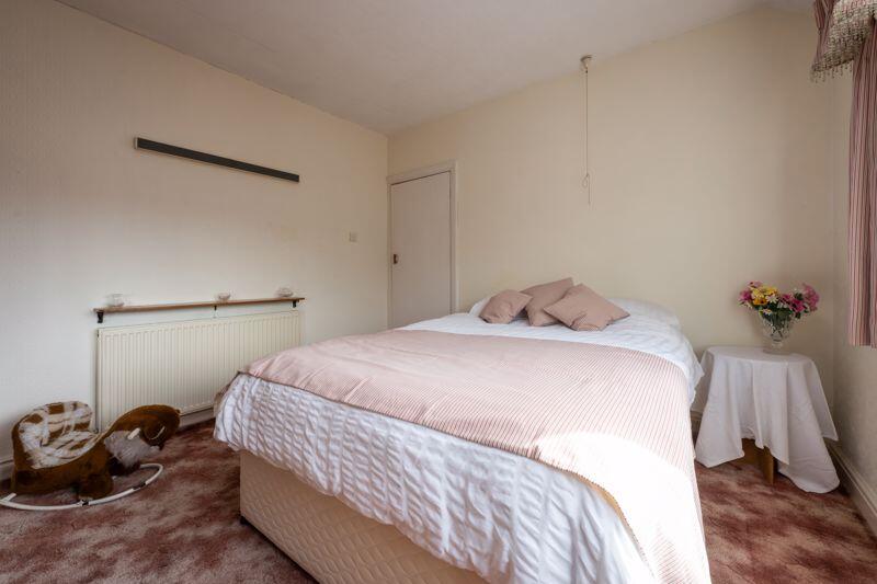 BEDROOM NO. 1 (FRONT)