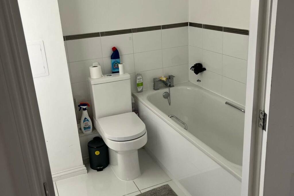 bathrooom.JPG