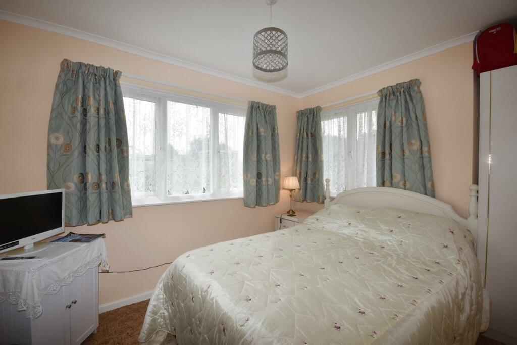 Bedroom 2.JPG