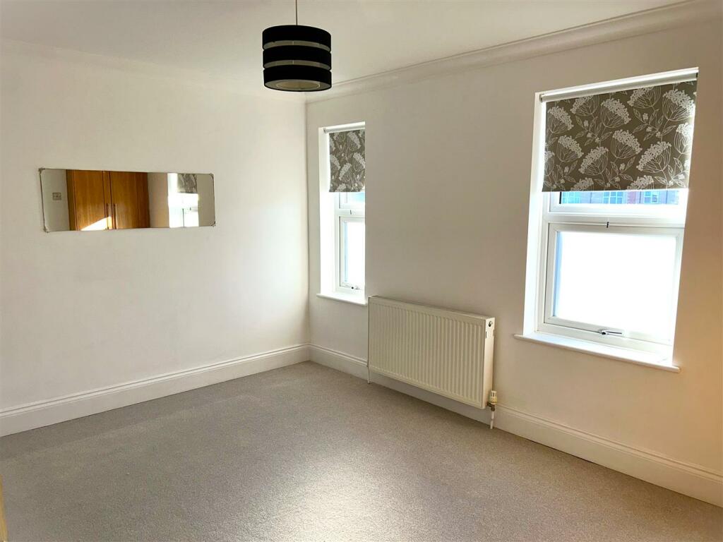 master bedroom 2.JPG