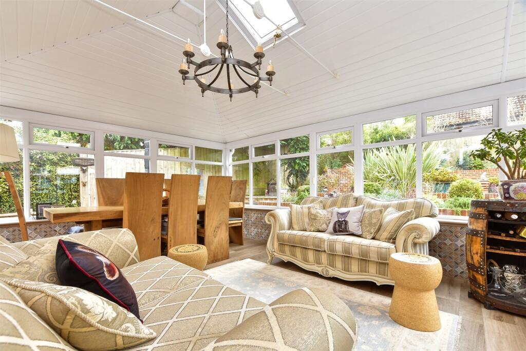 Lounge/ Living Area