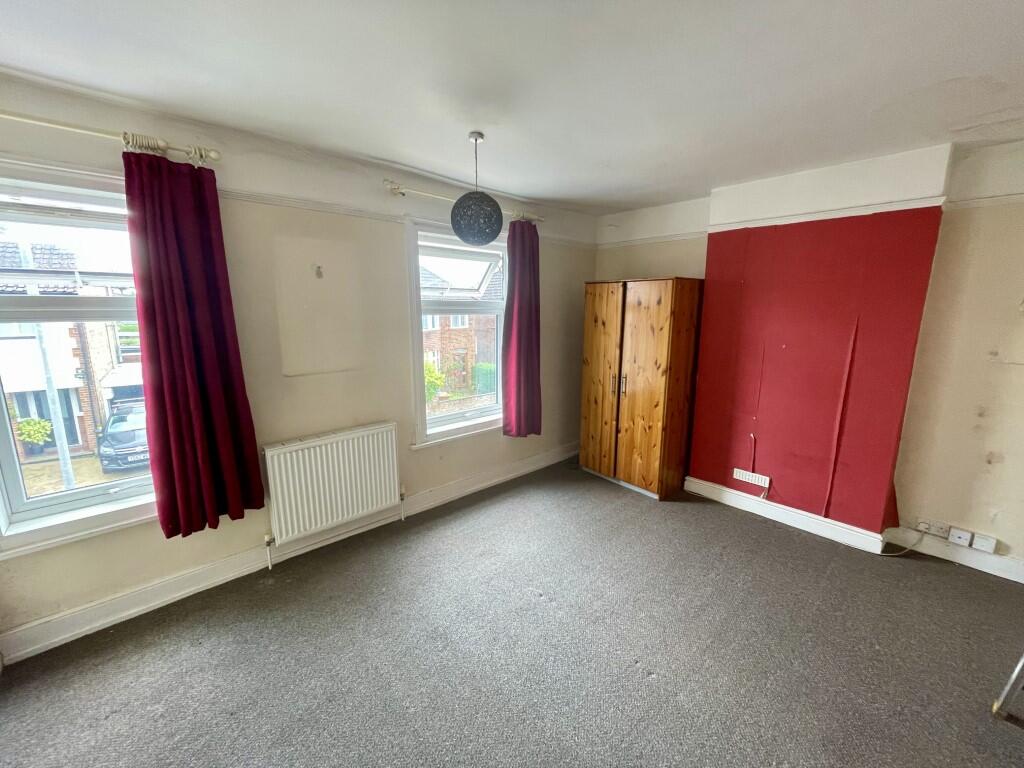 4  Medium  T202508131155.jpg