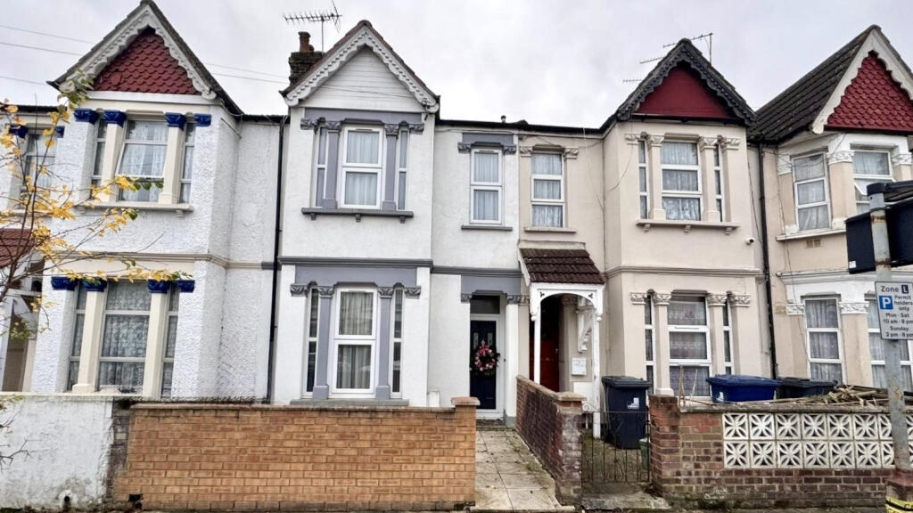 Orchard Avenue,  Southall, UB1