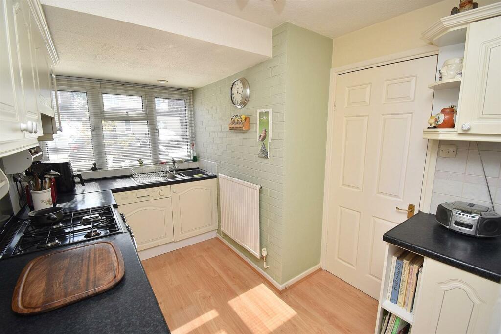 Kitchen.JPG