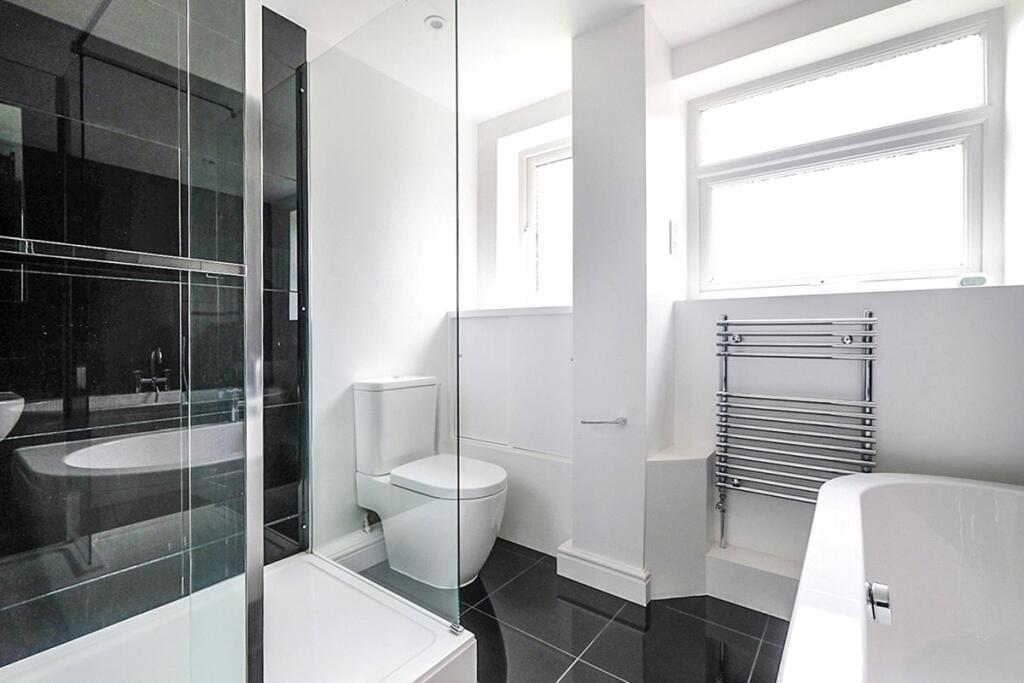Bathroom/Shower Room
