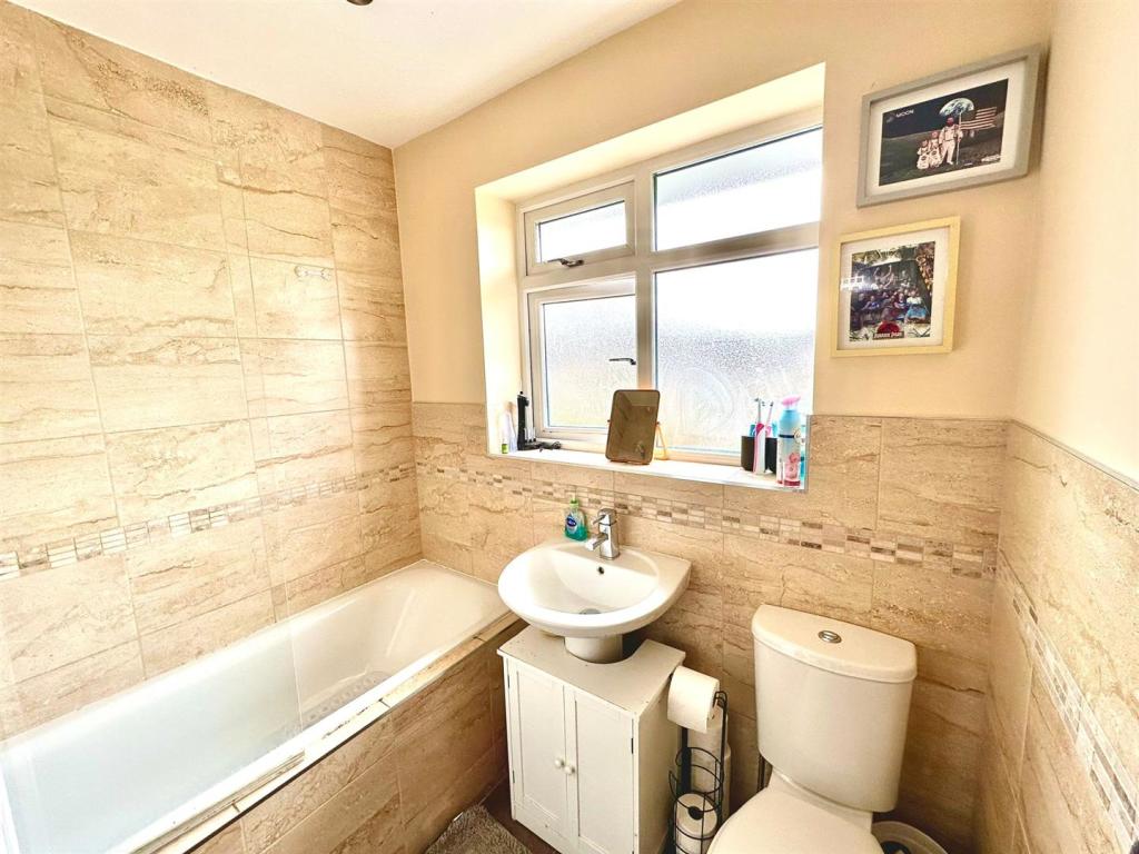 Bathroom.jpeg