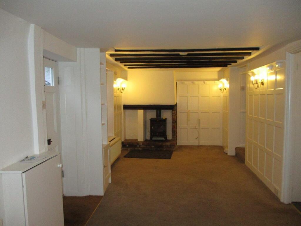 Recep room 1 .JPG