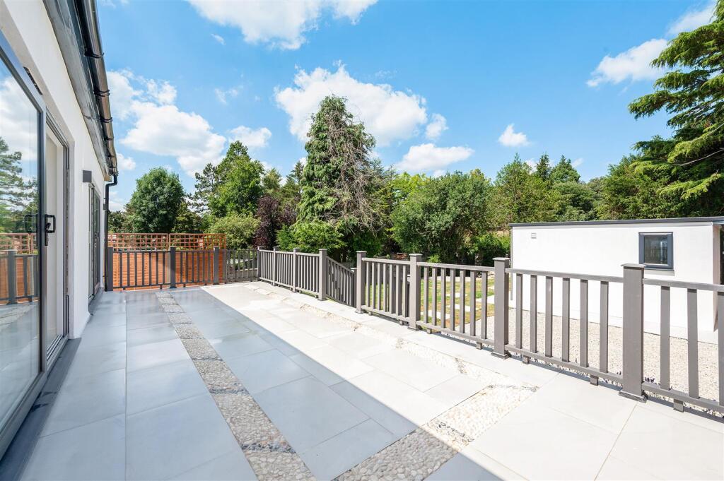 CLAREMONT GARDENS, 22- (16).jpg