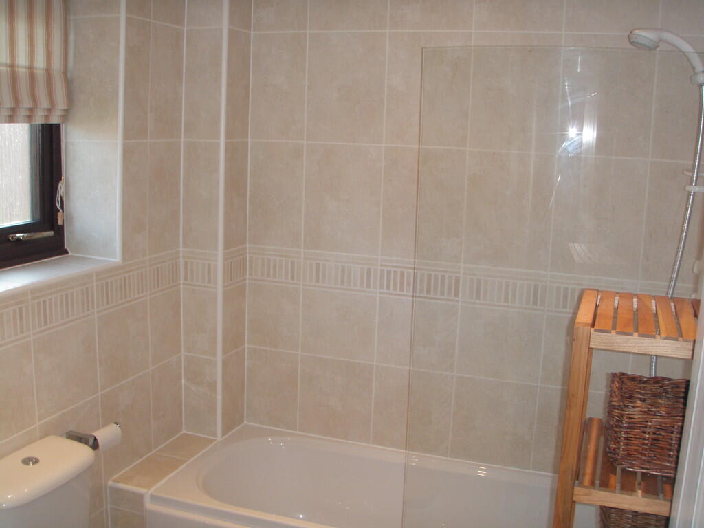 19 Walnut bath 2