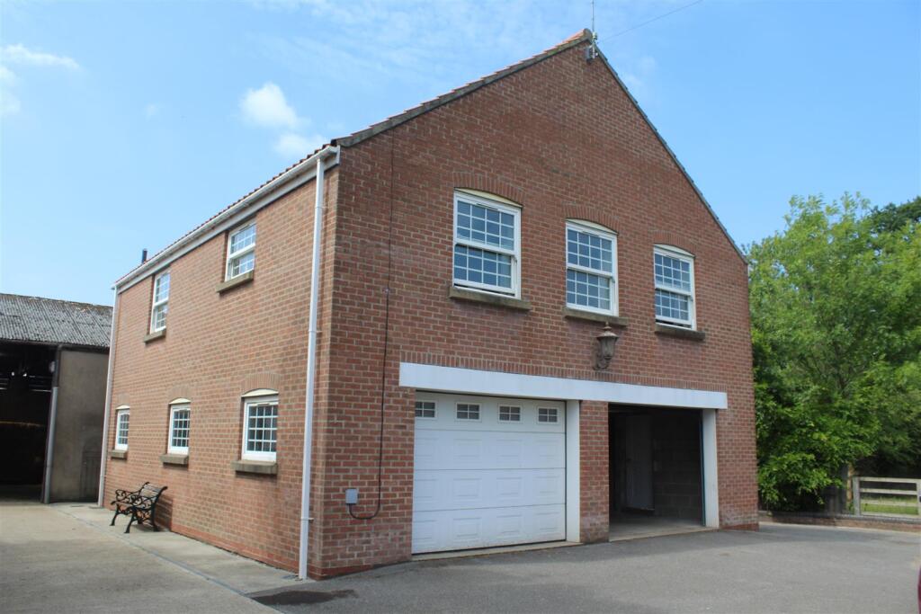 THE ANNEXE