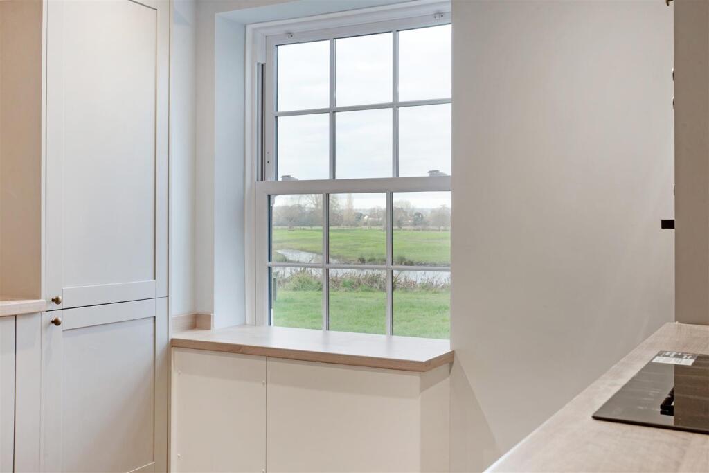 156 The Close (9).jpg