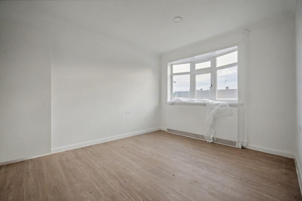 86 Long Catlis Road, Gillingham, Kent, ME8 9TA