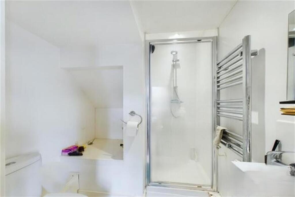 Ensuite  Shower Room