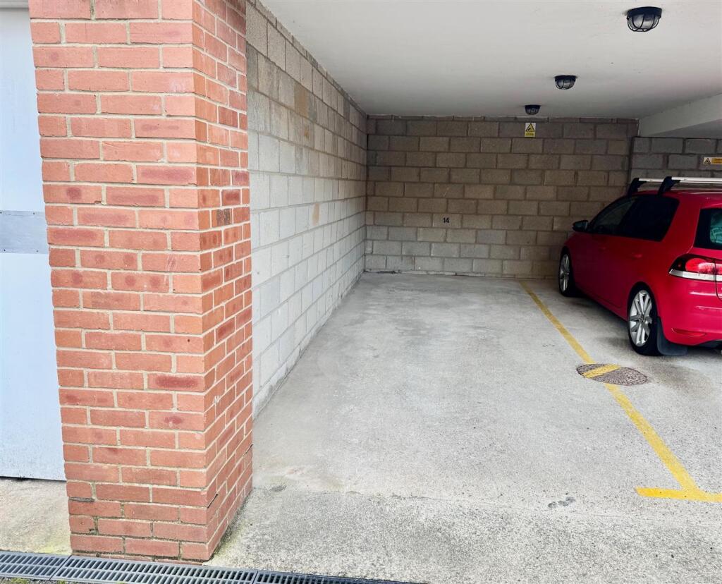 Parking.jpg
