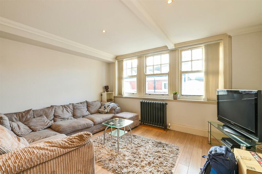 Sitting / Dining Room