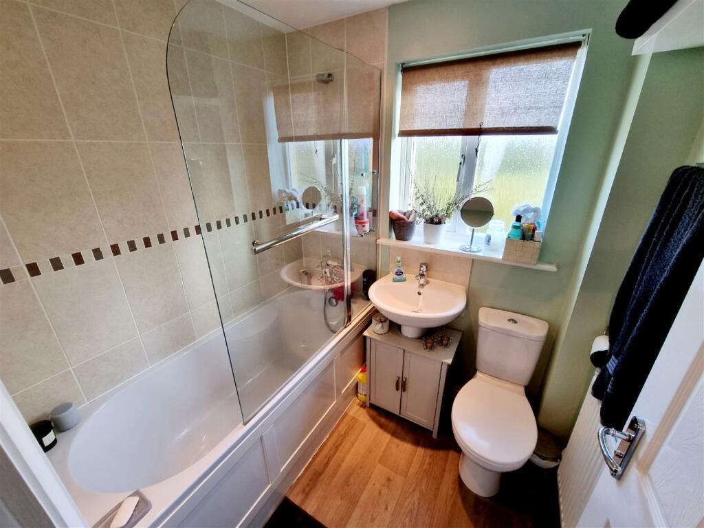 Bathroom.jpg