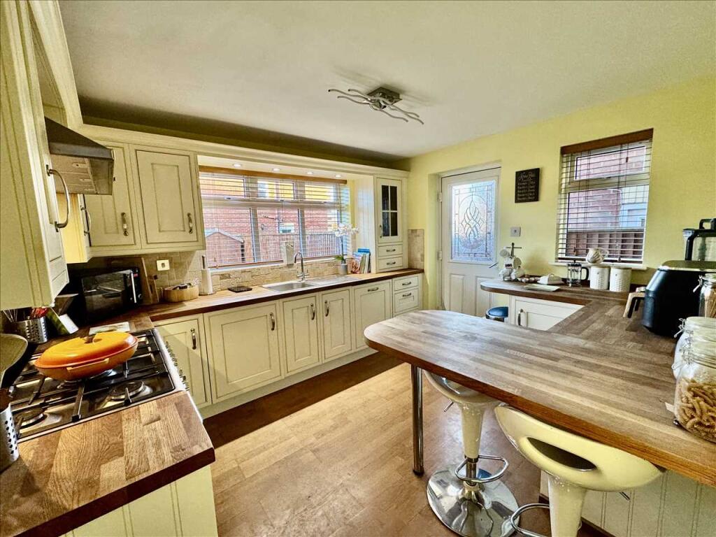 BREAKFAST KITCHEN