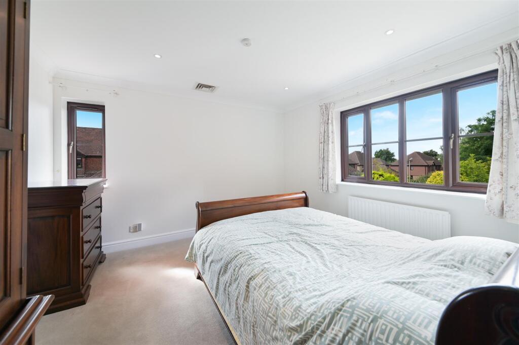 HAWTHORNE CLOSE,1 - (3).jpg