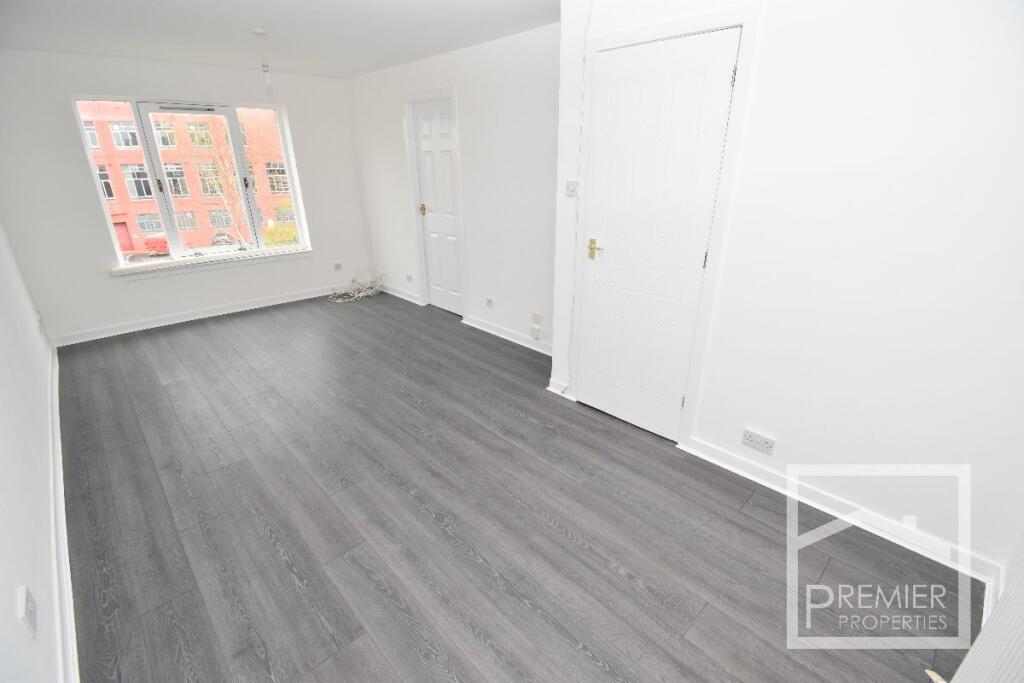 Lounge/Dining Area