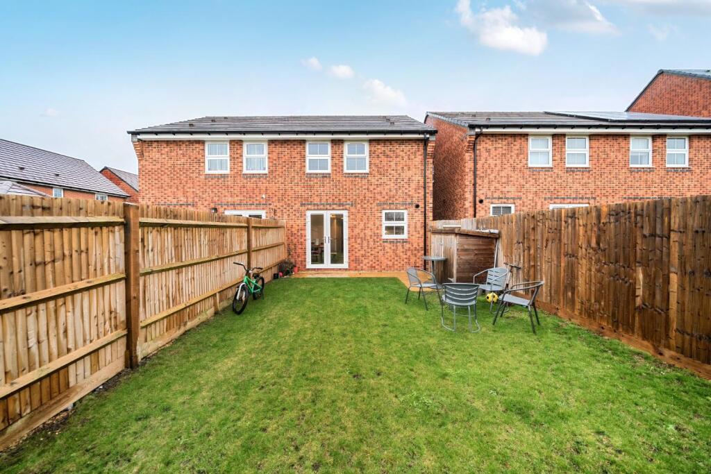 Flint Avenue, Havant