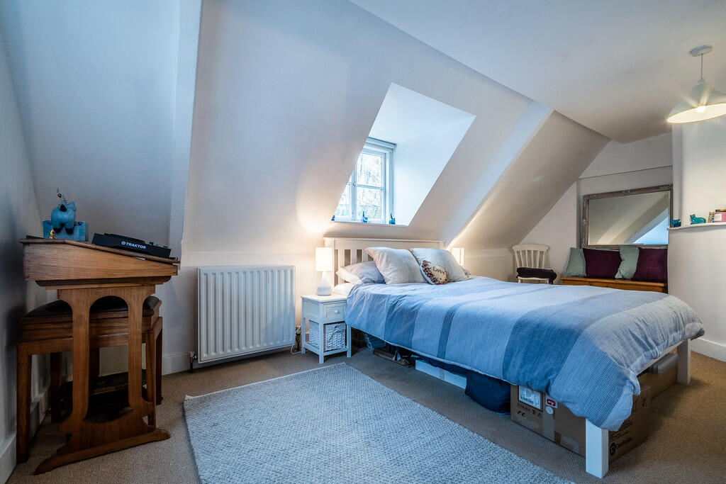 39 Lower North St...