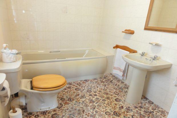 Bath/Shower Room