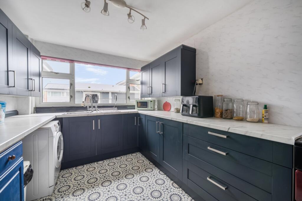 1387513-18-69402109d84e9