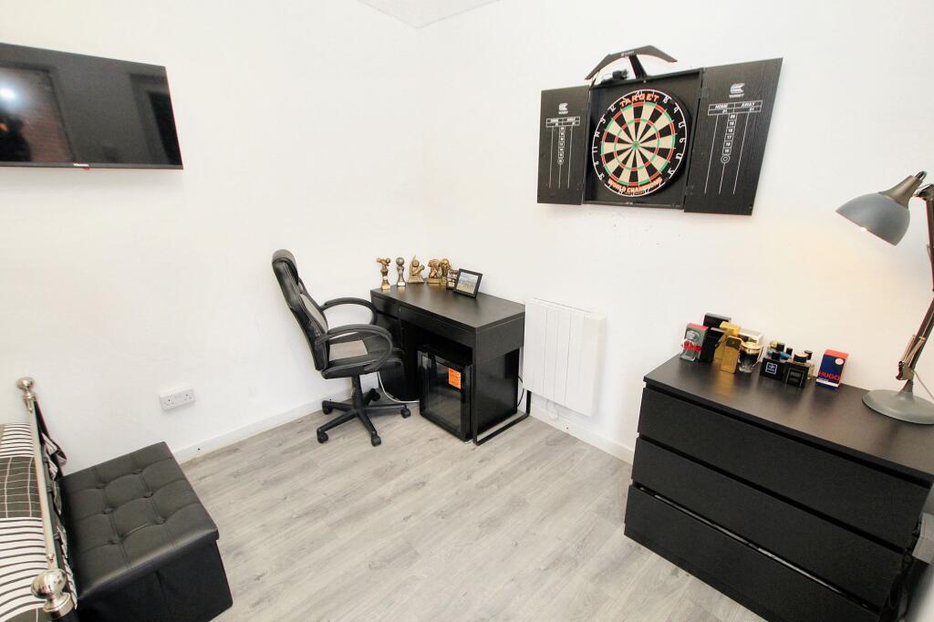 OUTHOUSE / OFFICE / BEDROOM