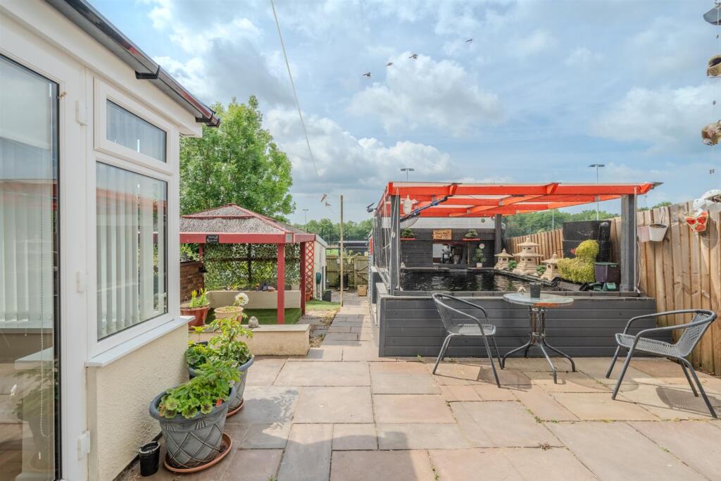 92 Court Farm Road-24.jpg