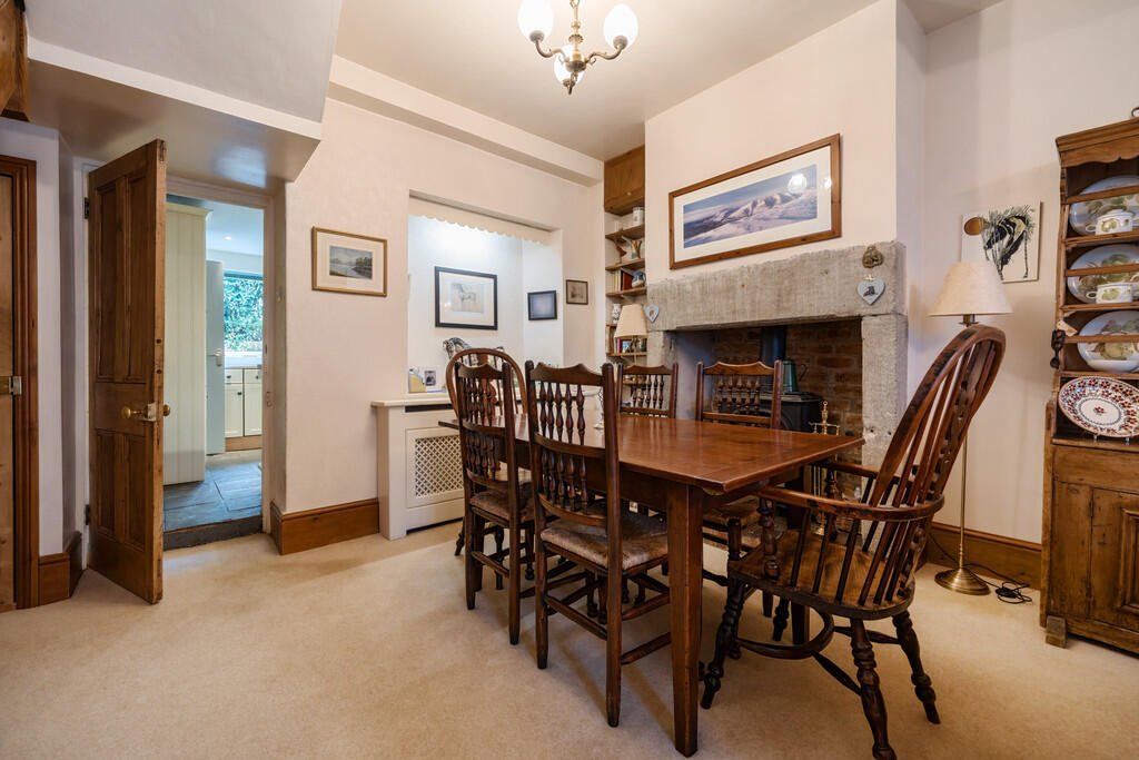 Living / Dining R...