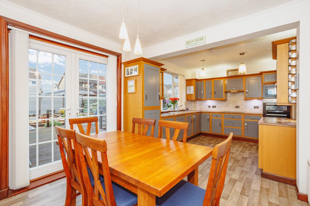 Kitchen Dining Area