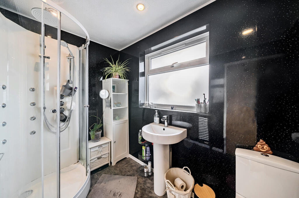 1374663-14-690b2b...