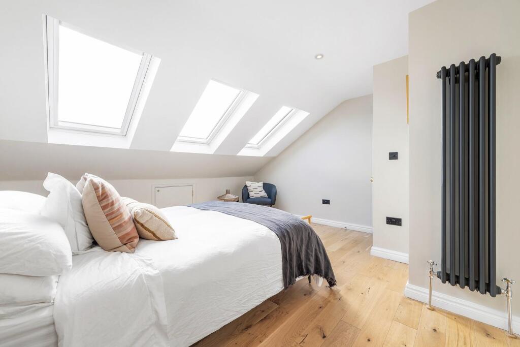 Bedroom 2.JPG