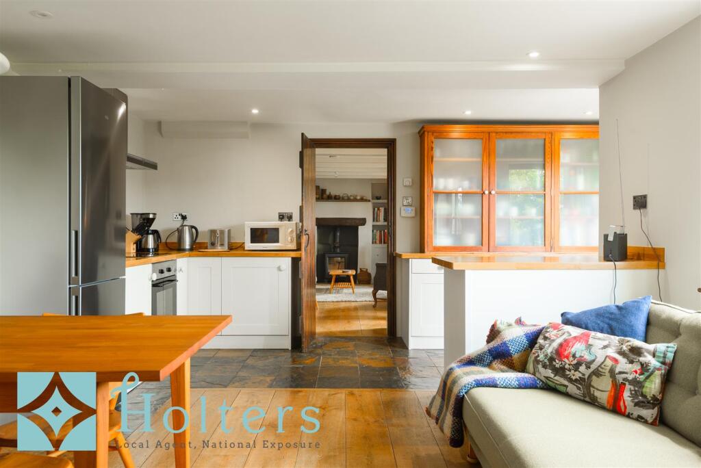 Charles's Cottage, Round Oak-29.jpg