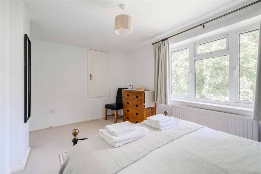 Bedroom1-4.jpg