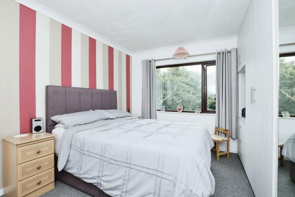 BEDROOM NO.1
