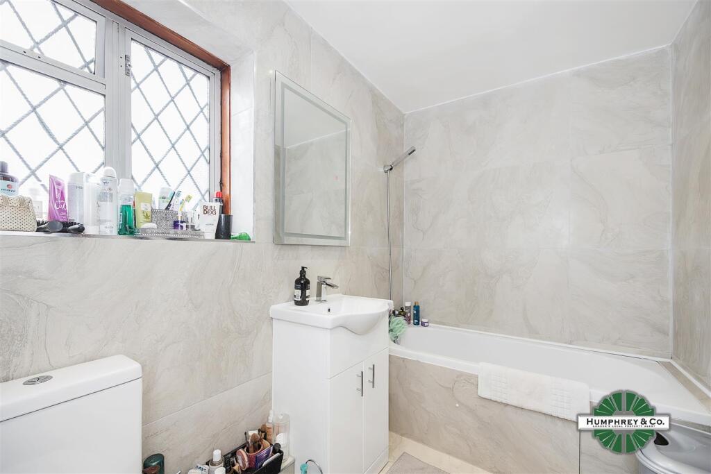 24   Manning Road -002.jpg