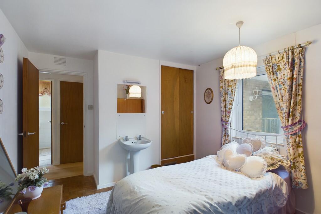 CAM01689G0-PR0447...