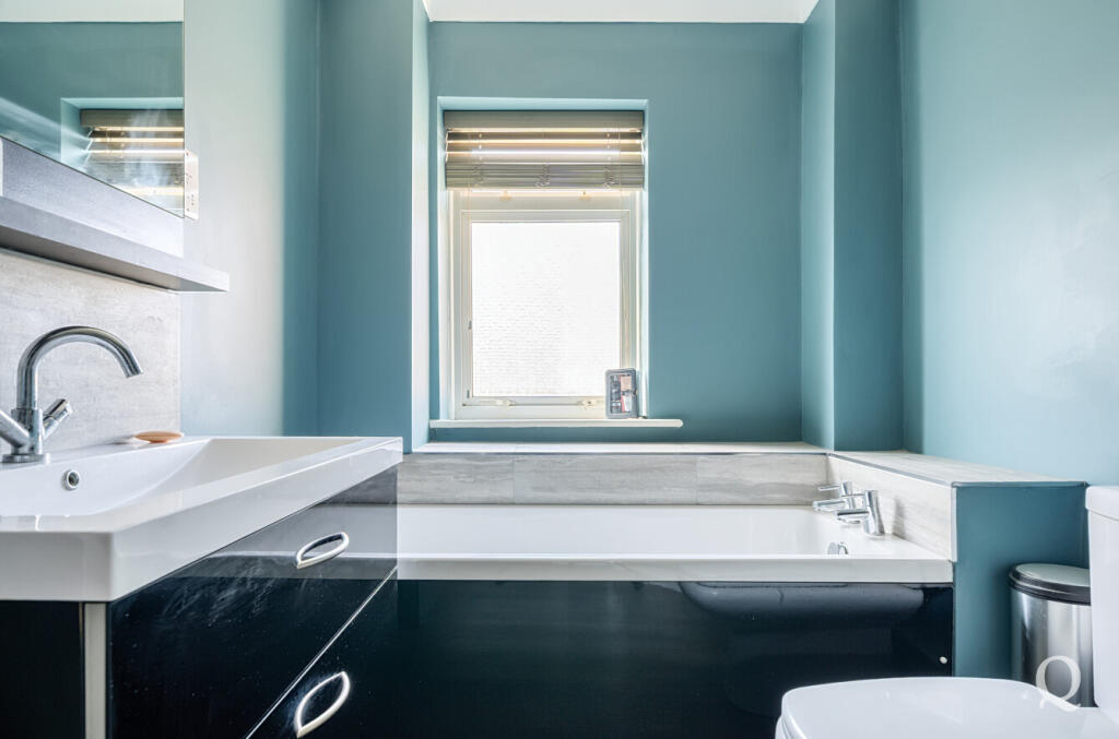 2dab5a79-b6cc-4a6...