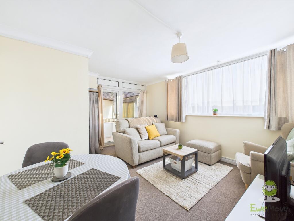 CAM01543G0-PR0124-STILL029