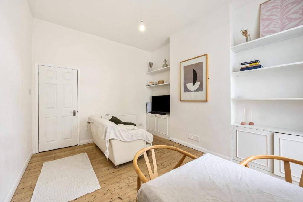 Granville Road, 6, Flat A-008.JPG